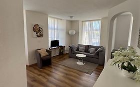 Haus zur Eiche Private 3,5 Zimmerwohnung bis zu 8 Gäste